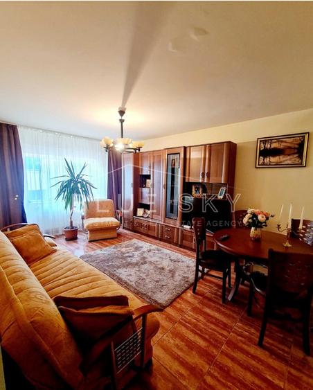 Apartament 3 camere decomandat zonă Casa de Cultura
