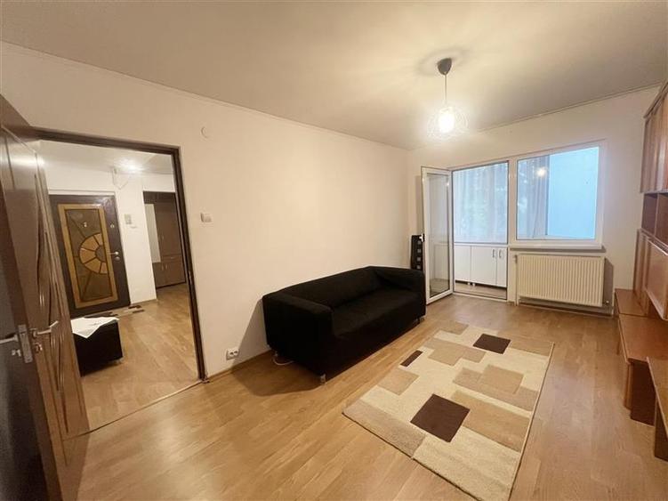 Apartament 2 camere decomandat, etajul 1 mobilat si utilat , parcare