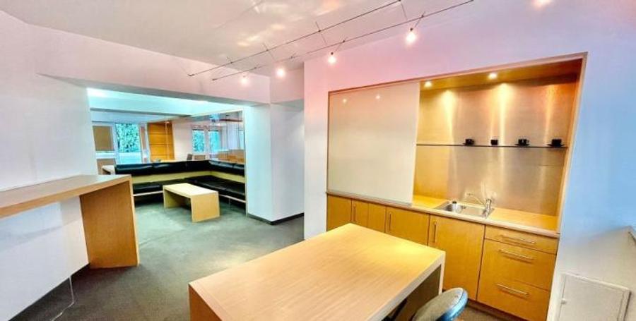 Spatiu Birouri de lux 5 camere zona Unirii 2 bai 4x balcoane