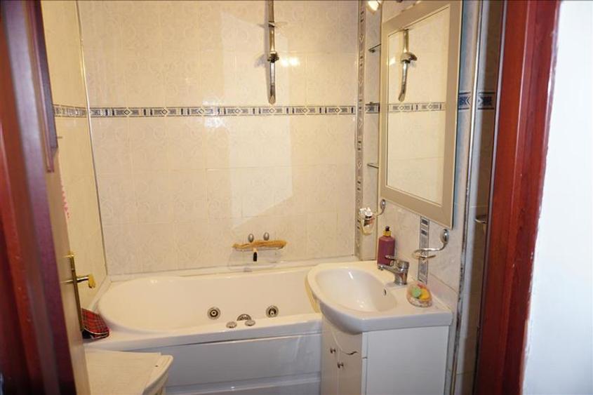 Apartament cu 2 camere si centrala termica langa Teatru