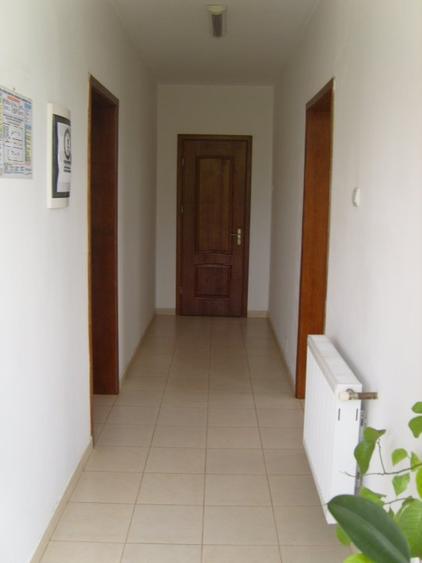 Spatiu comercial(birouri,depozit,locuinta,garaj,2 curti)