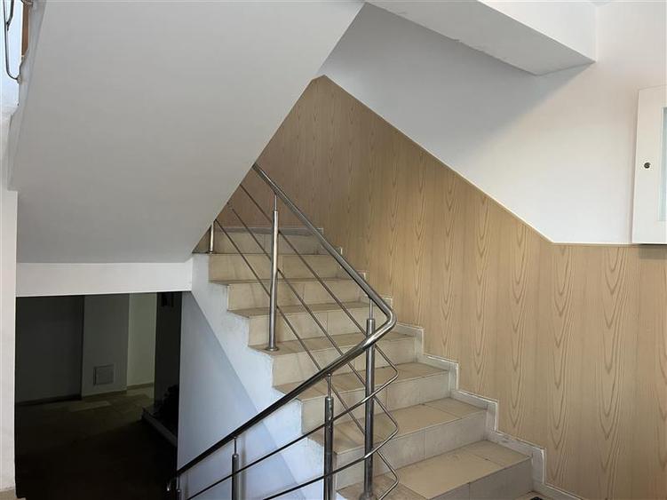Apartament cu 2 camere decomandat, situat in zona Capat CUG - Sos. Nicolina