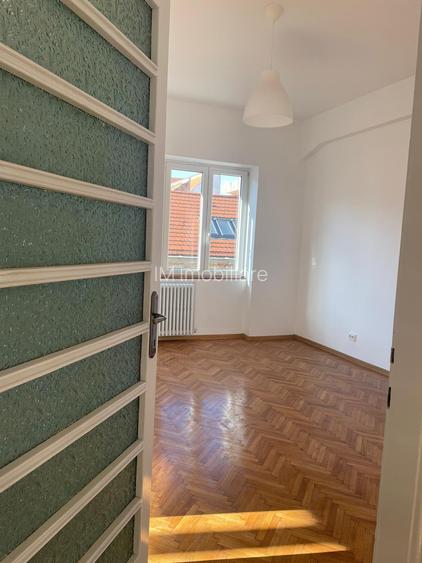 Apartament 4 camere în Piața Unirii | Clădire istorică | Str. Flor - 12
