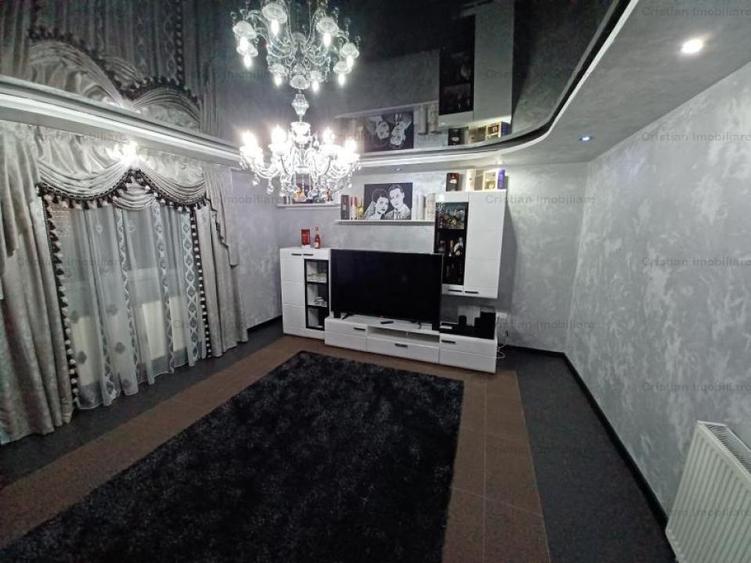 Vila P+1+M, 300mp construiti ,TOTUL NOU Chercea Mobilat