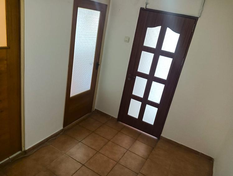 Vanzare Garsonieră 40 mp Decebal – Piața Muncii 2 minute de metrou