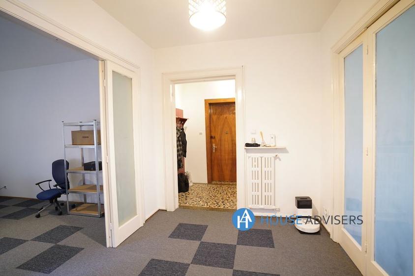 Inchiriere apartament 5 camere  in vila Romana