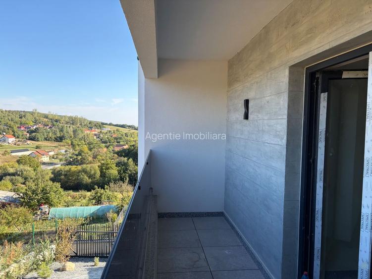 Casa individuala 4 camere, 3 bai, S+P+ET, garaj, terasa