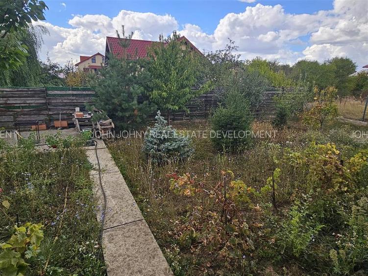 Casă/Vilă spațioasă cu etaj și garaj – Preț: 250.0