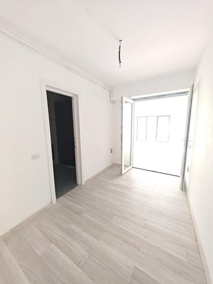 De vanzare 2 studio-uri bloc nou, Tractoru, Coresi