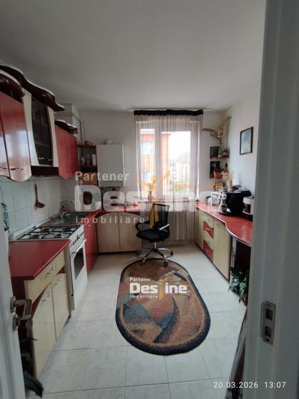 Apartament de vânzare 2 camere, decomandat, zona ultra centrală, semi / mobilat