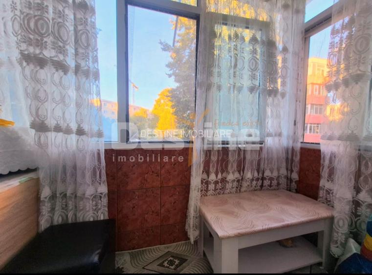 Apartament de vânzare de 2 camere - INEL II