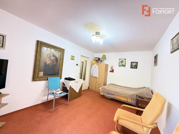 Apartament cu 3 camere, la etajul 1, de vanzare in zona Lipovei