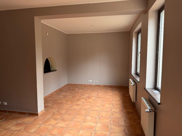 Vila Cartier Bratieni - Stefanesti, 3 dormitoare , P+1 , garaj , curte generoasa