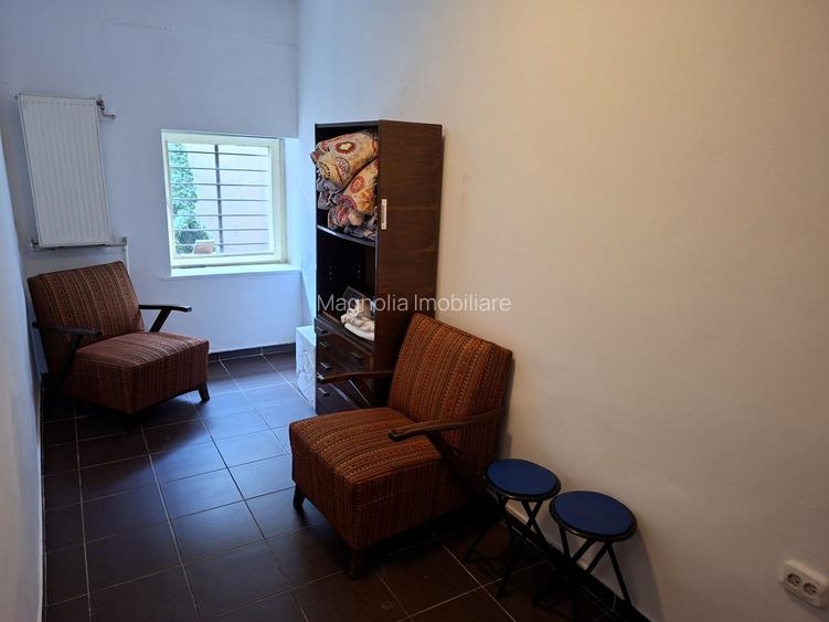 Apartament modest cu 2 camere de închiriat, la demisol - Cotroceni - comision 0% - 12