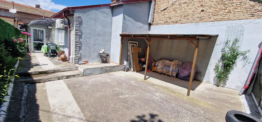 Casa din caramida.