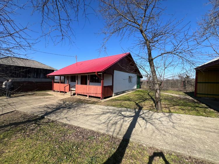 Casa + teren 7000 mp, Movilita - Vrancea