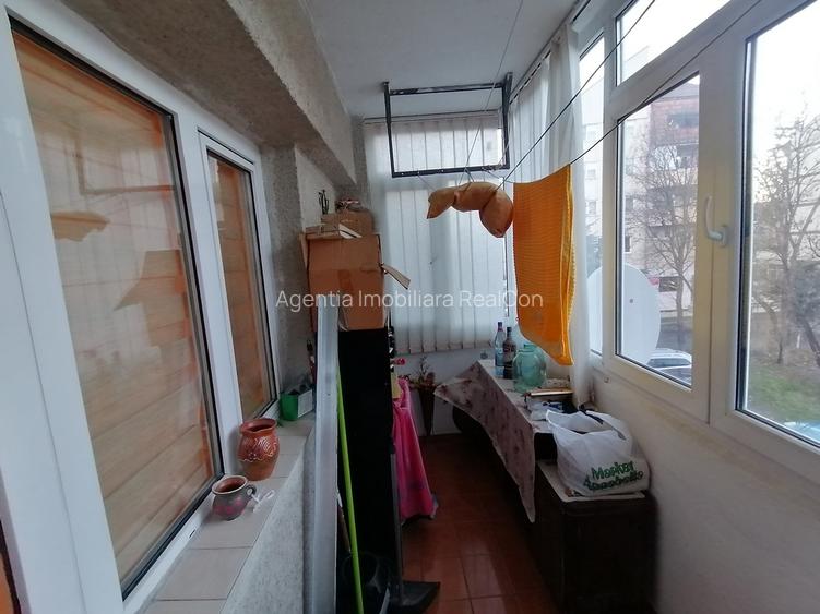 Apartament 2 camere et 1 (ACTIVITATE DE BIROU) zona Biblioteca Judeteana - 10