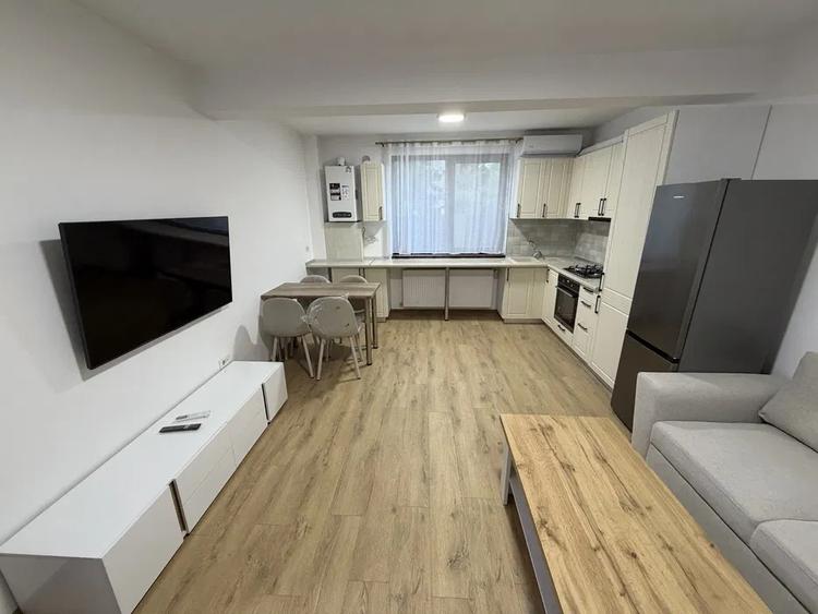 Apartament 2 camere, decomandat, 55 mp, centrala, ac, metrou, Aparatorii Patriei