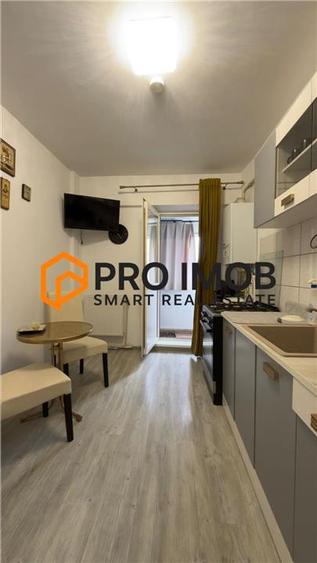 Apartament 3 camere cf 1 semidecomandat zona Micro 3