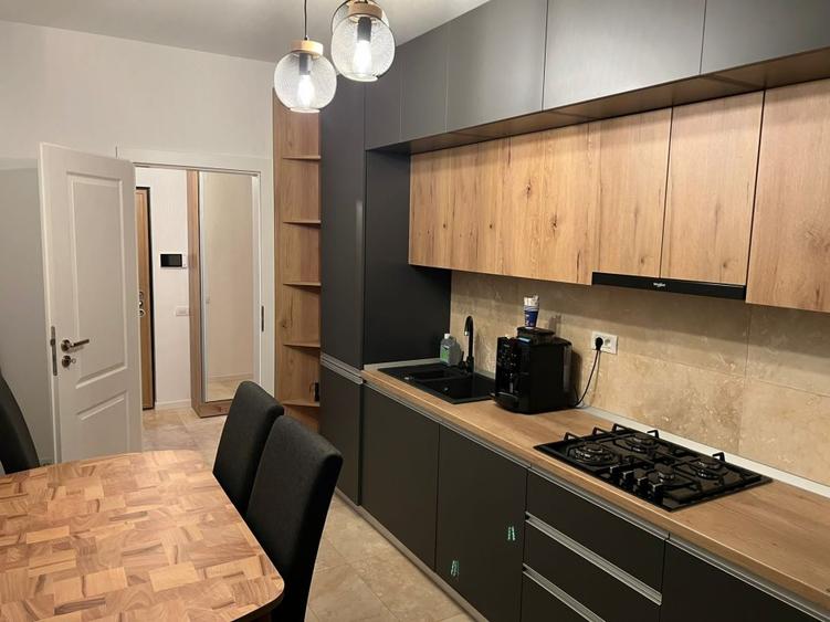 2 camere UltraCentral , mobilat / utilat , finisaje superioare !