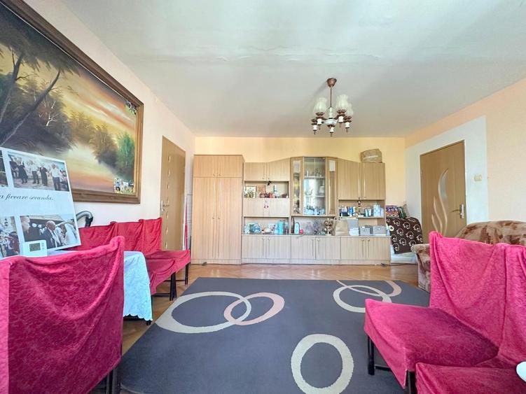 Apartament 3 camere, zona Lipovei