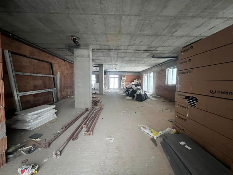 Spatiu comercial ,671 mp utili , intr-un nou ansamblu ANDREI MURESANU