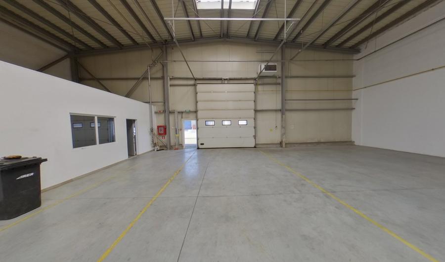 Hala industriala de 853 mp de vanzare si teren in Zona Industriala Sud
