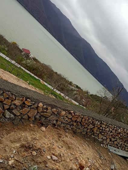Svinita, teren la Dunare