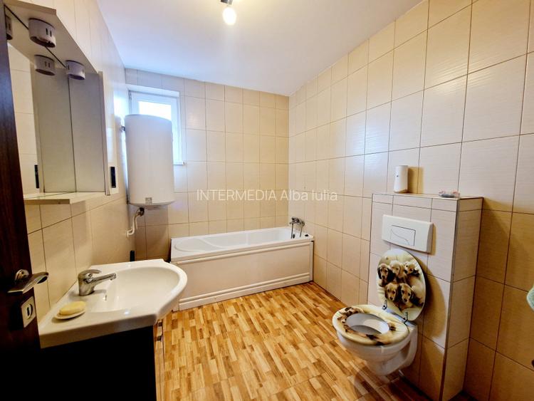 Apartament cu 3 camere mobilat si utilat situat la Vila