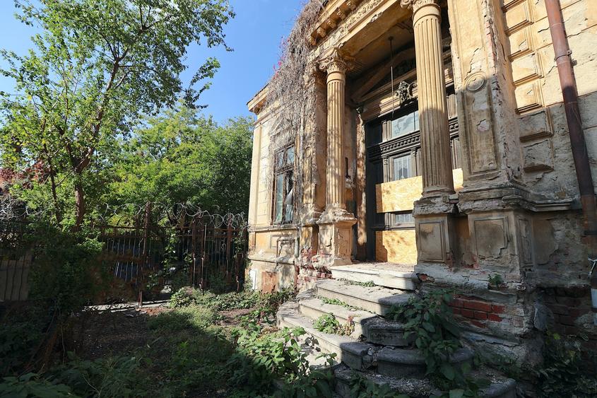 Casă istorică de restaurat în zona Bulevardul Regina Maria – Unirii