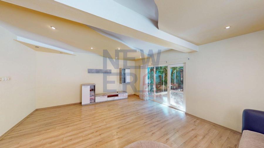 Vila cu 8 camere de vanzare / teren 840 mp. - Prelungirea Ghencea