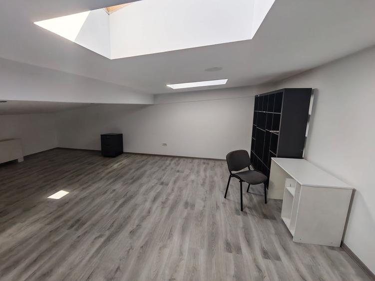 Lipovei birou 30 mp 230 euro