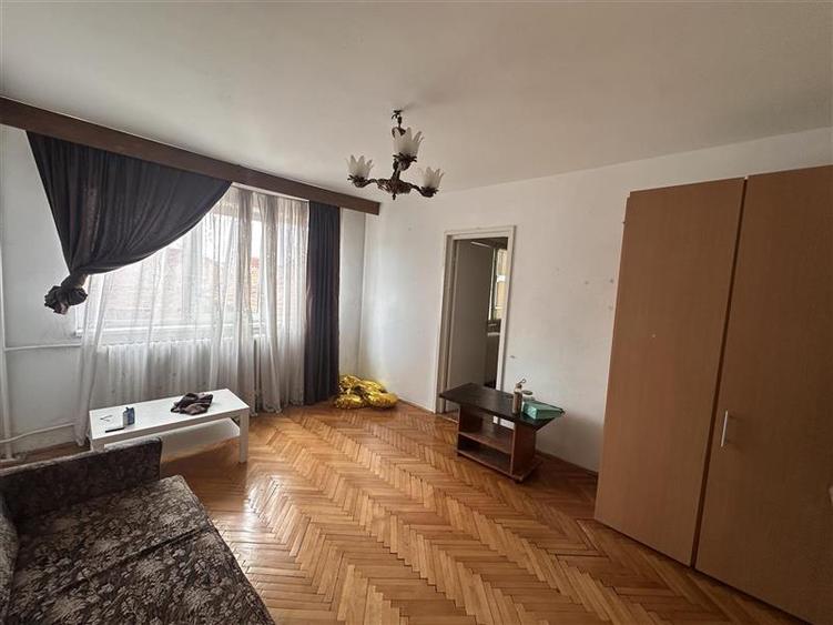 2 camere etaj 3 aproape de Colegiul Banatean