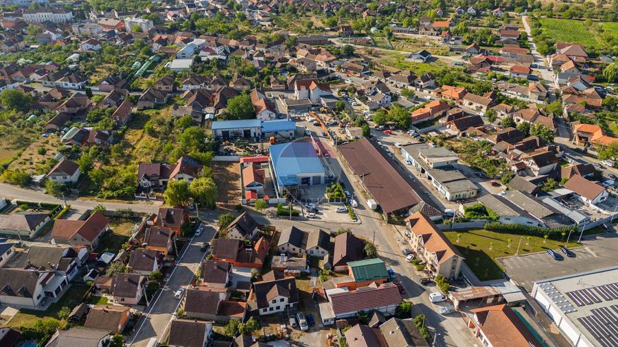 Vânzare Complex industrial  – 3.037 mp teren, 4 hale - 1400 mp Beiuș