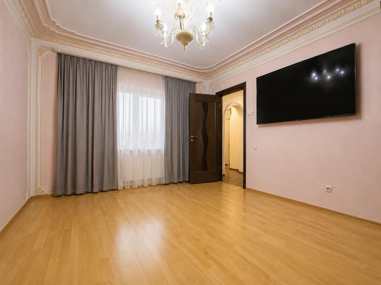Apartament 3 Camere | Parc Sebastian | Decomandat | Centala Proprie | Parcare
