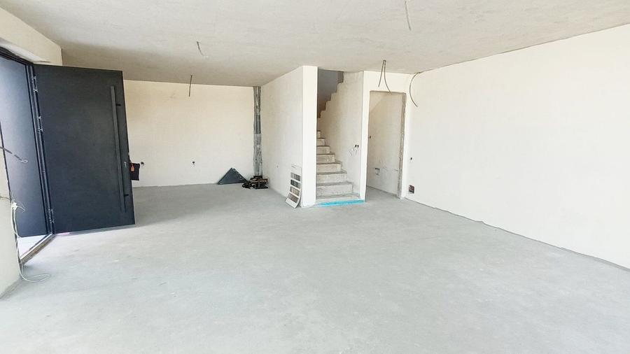 Casa noua ultra moderna, in Europa, strada linistita, cu panorama !