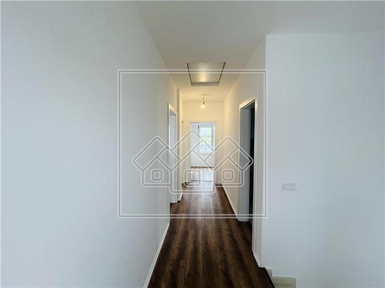 Casa noua de vanzare, 4 camere, 2 bai, terasa 21 mp, zona linistita