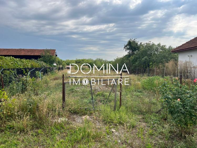 Vânzare teren intravilan situat în Rasovița, la o distanță de 18 km de oraș