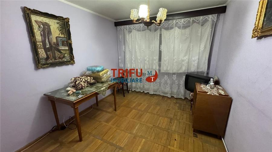 Apartament 4 camere etaj 3, decomandat, zona M-uri