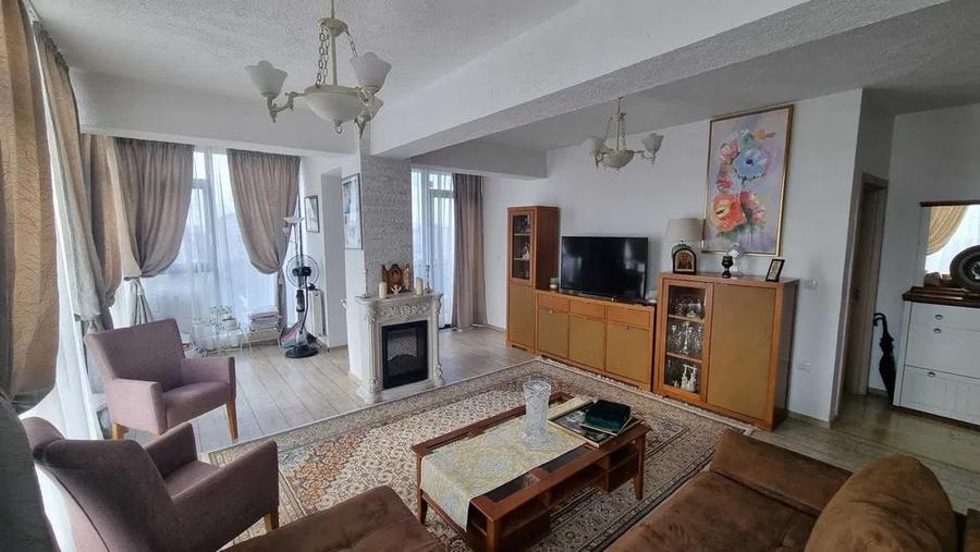 Apartament 2 camere cu balcon zona Doamna Stanca
