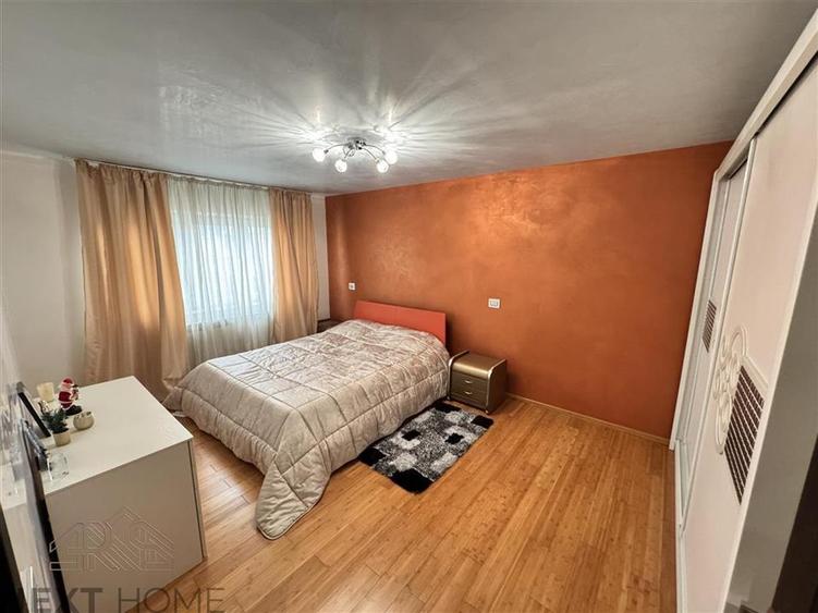 APARTAMENT 2 CAMERE , 2 STEJARI