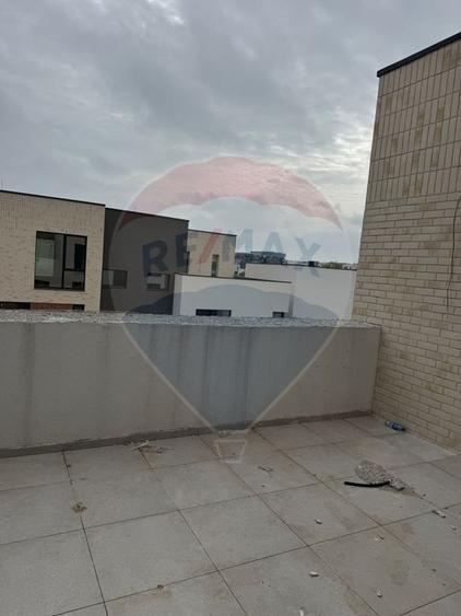 Casă / Vilă cu 4 camere de vânzare