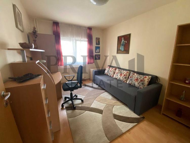 Apartament mobilat 4 camere, 2 bai, etaj 2, Soarelui