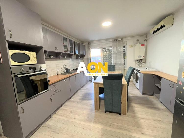 Apartament cu 3 camere, zona Kaufland