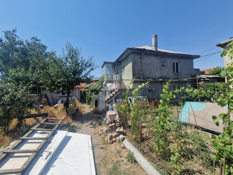 km 4-5 -Casa  P+1  cu teren 326mp avand deschidere 12ml- 115.000euro - 8