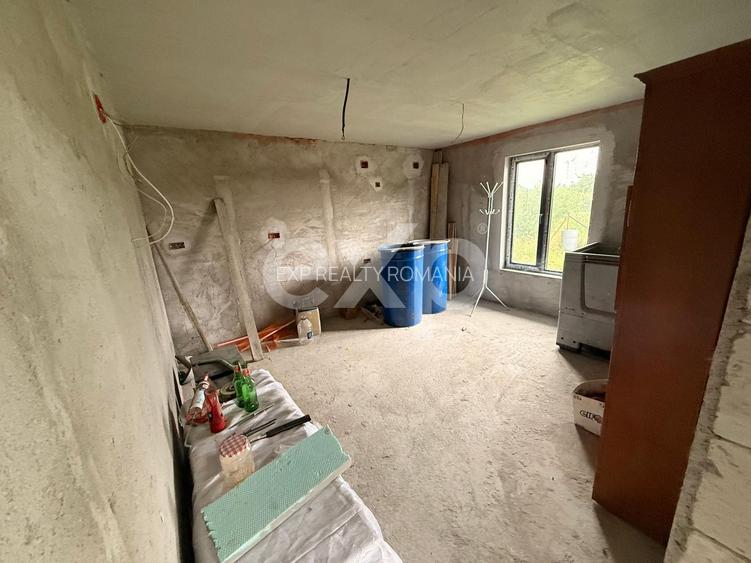 Casă semifinisată | Buzoiești | Teren generos 2.900 mp - 4