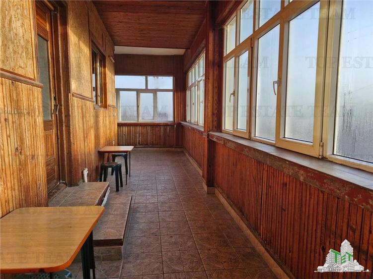 Vila unica de vanzare cu destinatie de locuinta si spatii comerciale, Medgidia,