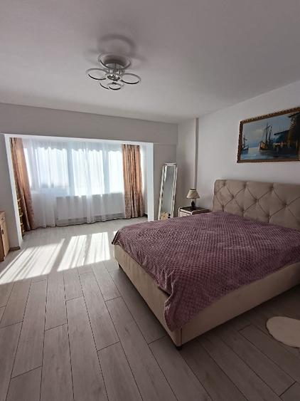 Închiriez apartament în zonă ultracentrală, 38 mp, etaj 1, Pta Victoriei,
