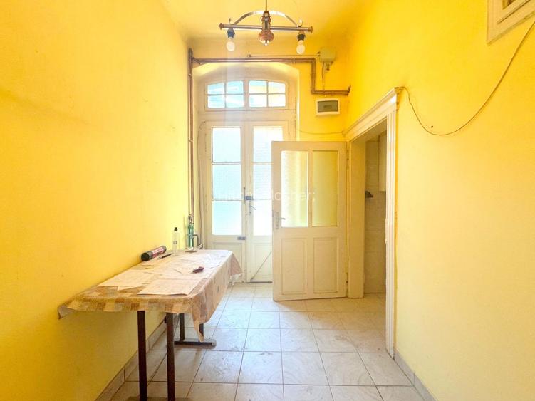 Apartament 3 camere în clădire istorica — Piata Libertatii-comision 0 - 9