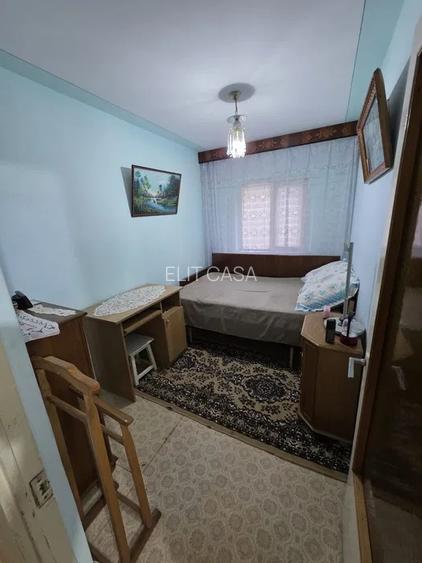 Apartament 3 camere, decomandat, etaj 1/4, zona Nicolina - 5